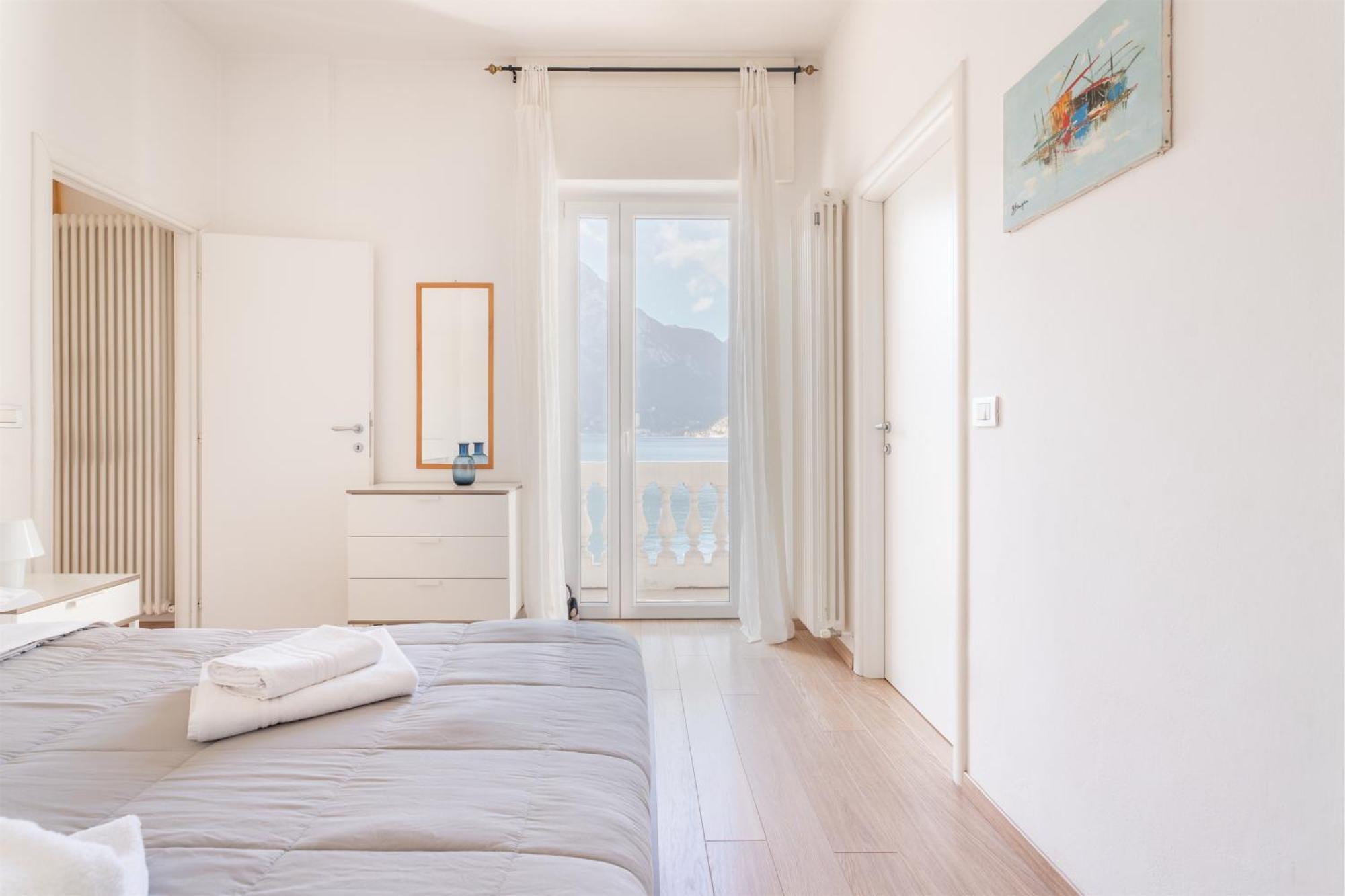 Villa Helvetia, Appartamenti Al Lago Torbole Sul Garda Екстериор снимка